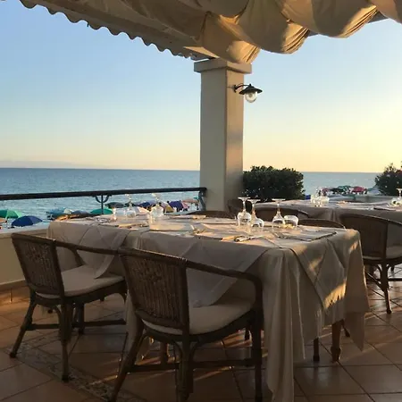 ホテル Ristorante La Lampara